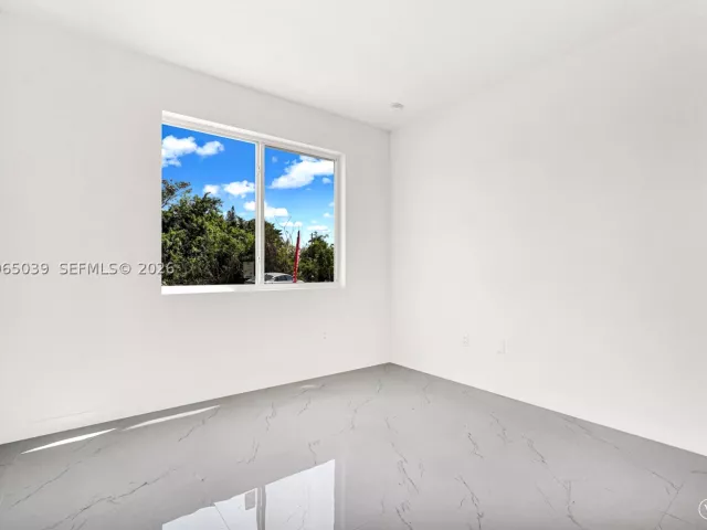 5-bedroom home for sale in Miami - 22555 SW 125th Ave - MondialRealty