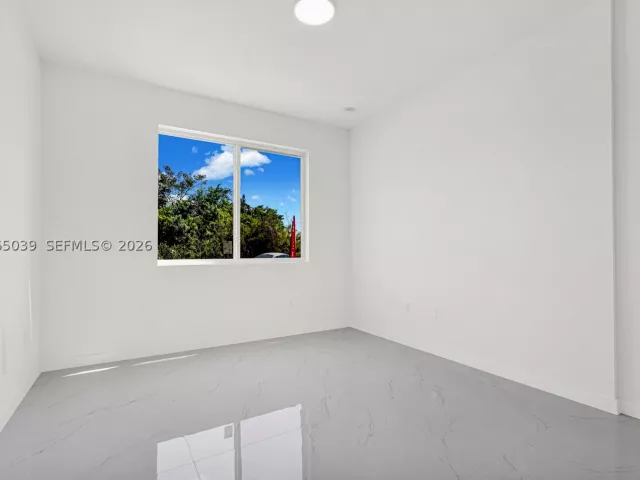 5-bedroom home for sale in Miami - 22555 SW 125th Ave - MondialRealty