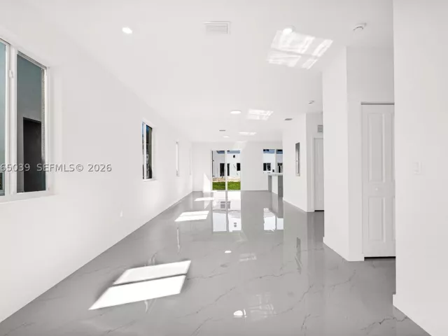 5-bedroom home for sale in Miami - 22555 SW 125th Ave - MondialRealty