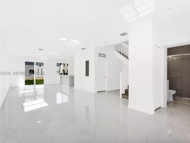 5-bedroom home for sale in Miami - 22555 SW 125th Ave - MondialRealty