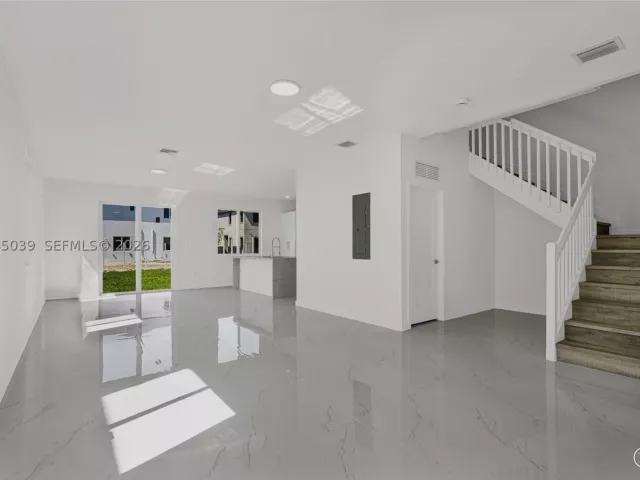 5-bedroom home for sale in Miami - 22555 SW 125th Ave - MondialRealty