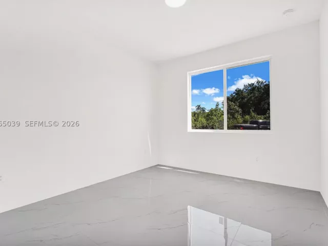 5-bedroom home for sale in Miami - 22555 SW 125th Ave - MondialRealty