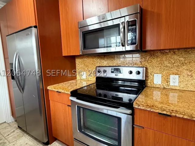 3-bedroom home for rent in Miami - 6746 SW 32nd Ter - MondialRealty
