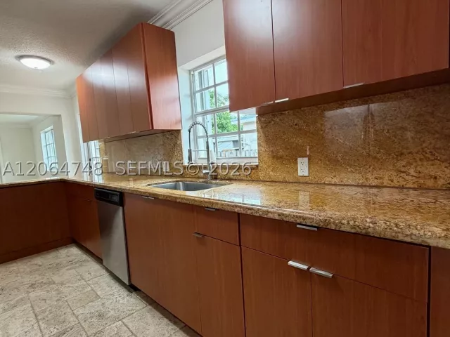3-bedroom home for rent in Miami - 6746 SW 32nd Ter - MondialRealty