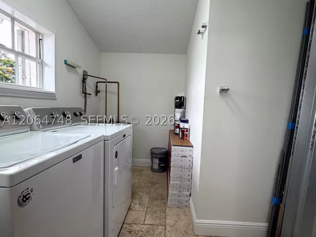 3-bedroom home for rent in Miami - 6746 SW 32nd Ter - MondialRealty