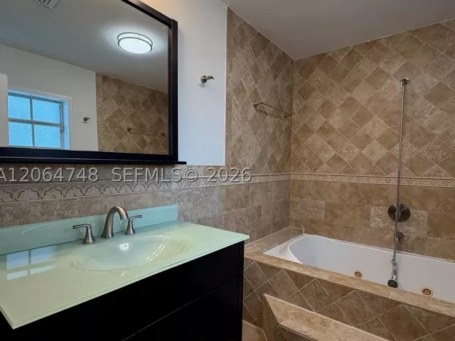 3-bedroom home for rent in Miami - 6746 SW 32nd Ter - MondialRealty