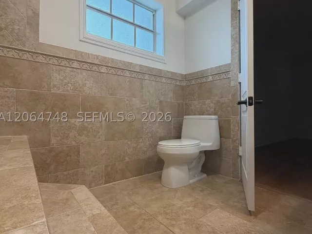 3-bedroom home for rent in Miami - 6746 SW 32nd Ter - MondialRealty