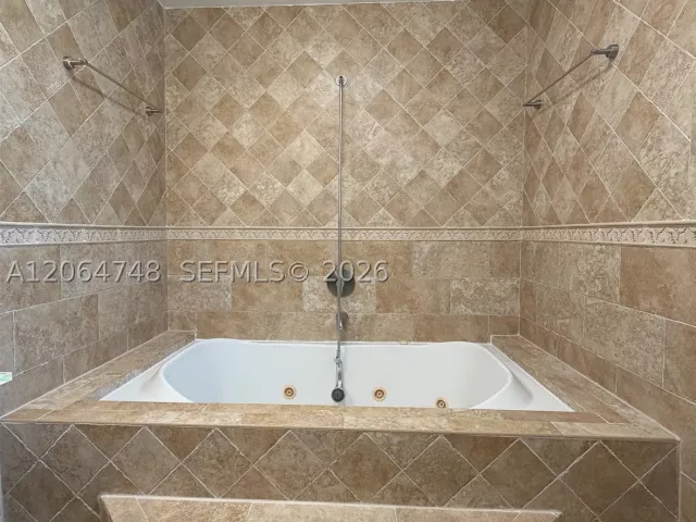 3-bedroom home for rent in Miami - 6746 SW 32nd Ter - MondialRealty