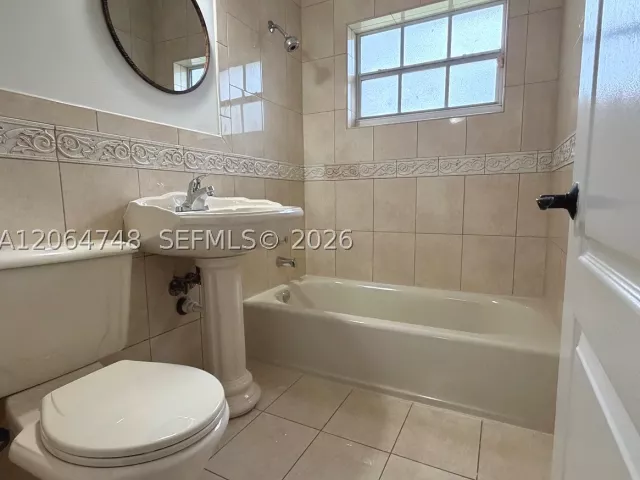 3-bedroom home for rent in Miami - 6746 SW 32nd Ter - MondialRealty