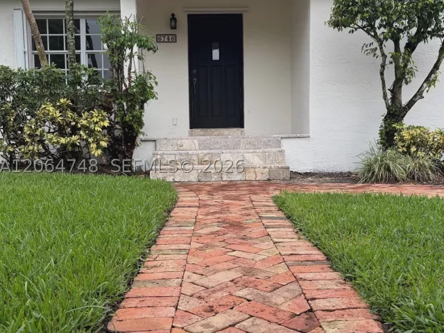 3-bedroom home for rent in Miami - 6746 SW 32nd Ter - MondialRealty