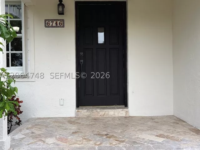 3-bedroom home for rent in Miami - 6746 SW 32nd Ter - MondialRealty