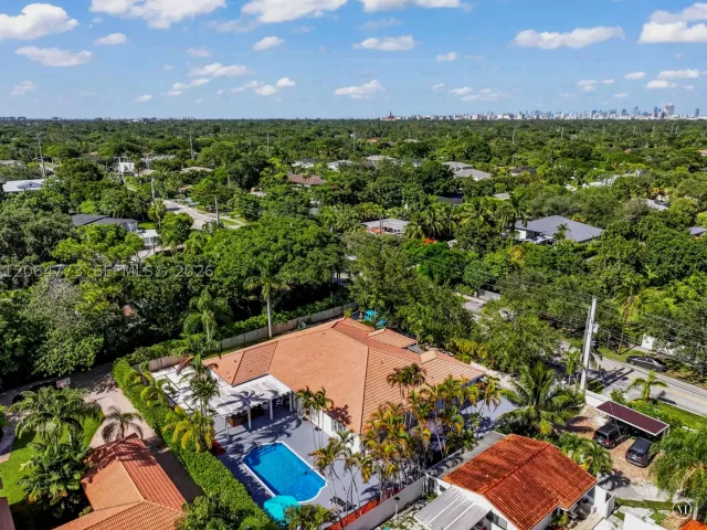 5-bedroom home for sale in Miami - 5750 SW 67 Ave - MondialRealty