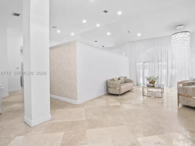 5-bedroom home for sale in Miami - 5750 SW 67 Ave - MondialRealty