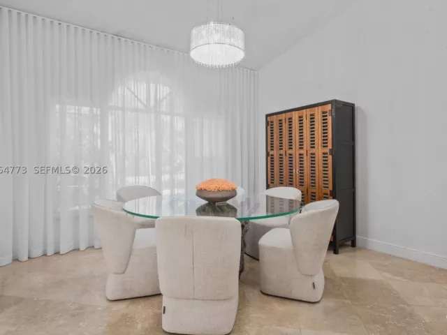 5-bedroom home for sale in Miami - 5750 SW 67 Ave - MondialRealty
