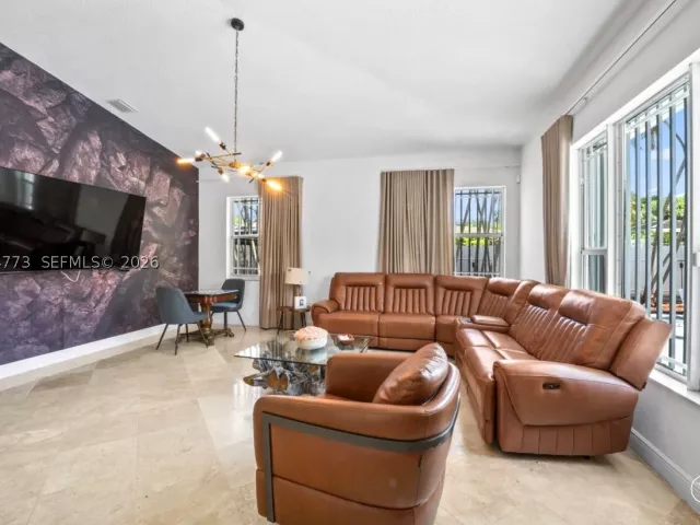 5-bedroom home for sale in Miami - 5750 SW 67 Ave - MondialRealty