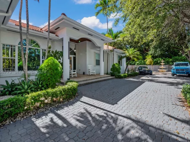 5-bedroom home for sale in Miami - 5750 SW 67 Ave - MondialRealty