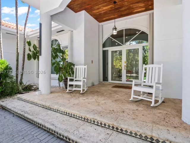 5-bedroom home for sale in Miami - 5750 SW 67 Ave - MondialRealty