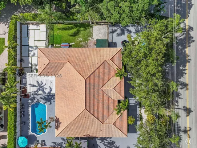 5-bedroom home for sale in Miami - 5750 SW 67 Ave - MondialRealty
