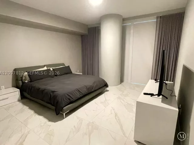 2-bedroom condo for rent in Bal Harbour - 10201 Collins Ave 1005 - MondialRealty