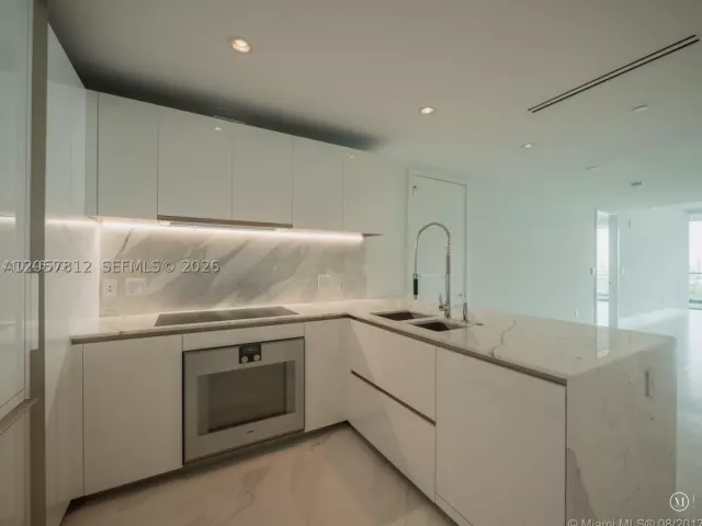 2-bedroom condo for rent in Bal Harbour - 10201 Collins Ave 1005 - MondialRealty