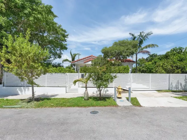 3-bedroom home for sale in Miami - 1450 SW 20th Ave - MondialRealty