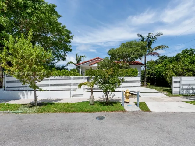 3-bedroom home for sale in Miami - 1450 SW 20th Ave - MondialRealty