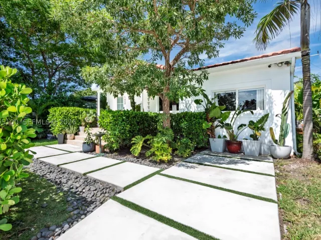3-bedroom home for sale in Miami - 1450 SW 20th Ave - MondialRealty