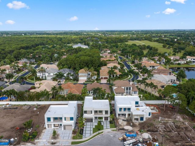 4-bedroom home for sale in Delray Beach - 16733 Mosaic Place - MondialRealty