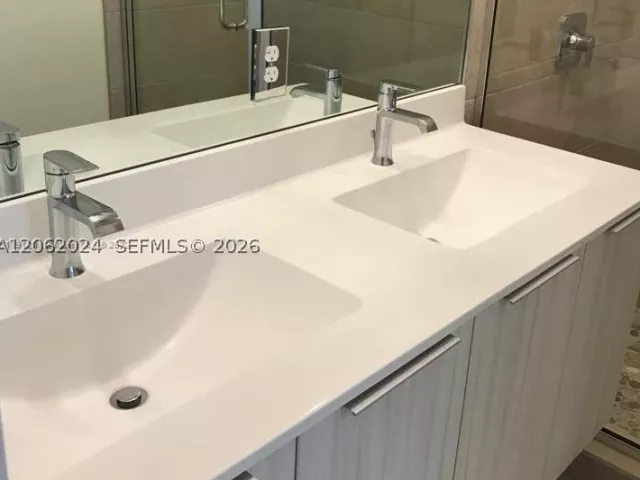 3-bedroom home for rent in Doral - 4286 NW 83rd Ave 0 - MondialRealty