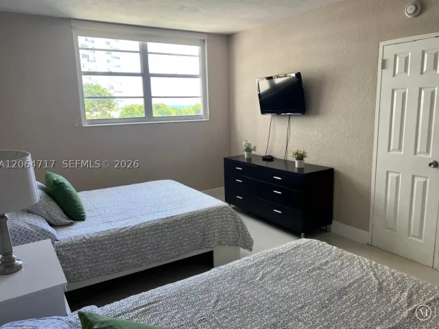 2-bedroom condo for sale in Hollywood - 3801 S Ocean Dr 3X - MondialRealty