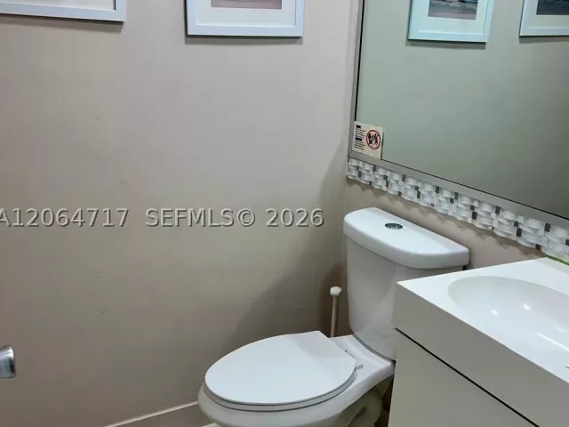 2-bedroom condo for sale in Hollywood - 3801 S Ocean Dr 3X - MondialRealty