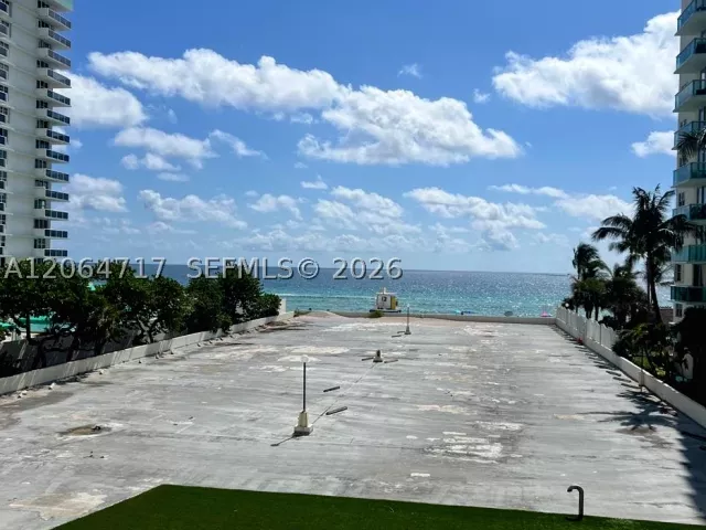 2-bedroom condo for sale in Hollywood - 3801 S Ocean Dr 3X - MondialRealty