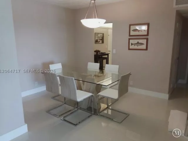 2-bedroom condo for sale in Hollywood - 3801 S Ocean Dr 3X - MondialRealty