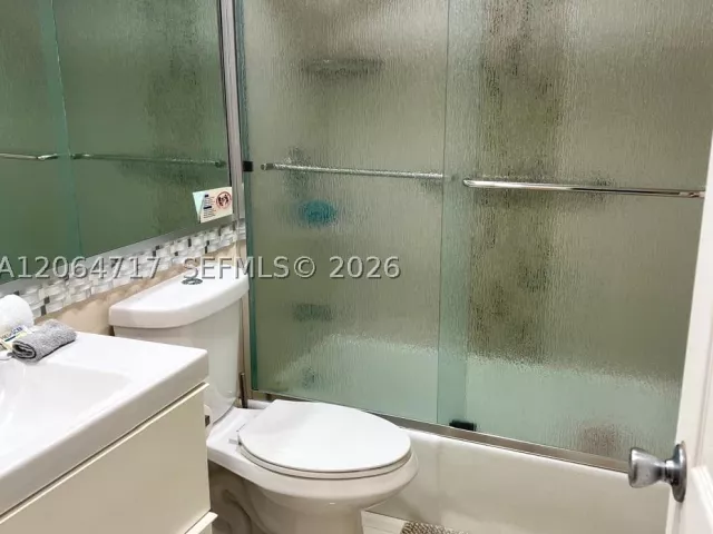 2-bedroom condo for sale in Hollywood - 3801 S Ocean Dr 3X - MondialRealty