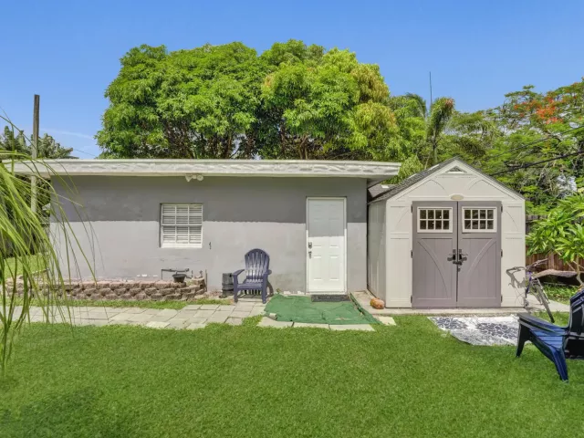 6-bedroom home for sale in Hollywood - 2815 ADAMS Street - MondialRealty