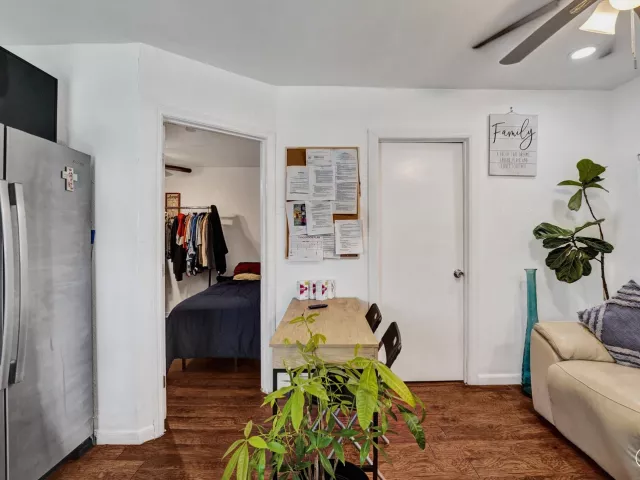 6-bedroom home for sale in Hollywood - 2815 ADAMS Street - MondialRealty