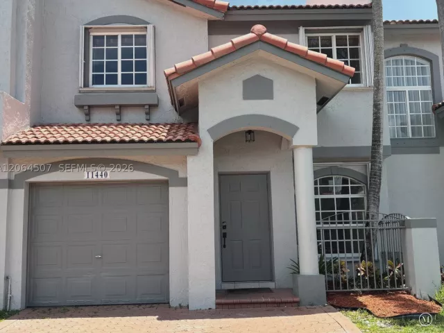 3-bedroom home for rent in Doral - 11440 NW 50th Ter - MondialRealty
