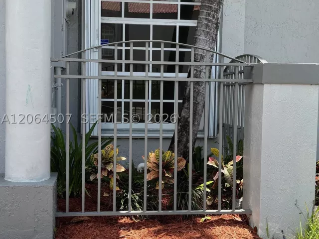 3-bedroom home for rent in Doral - 11440 NW 50th Ter - MondialRealty