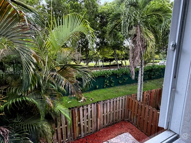 3-bedroom home for rent in Doral - 11440 NW 50th Ter - MondialRealty