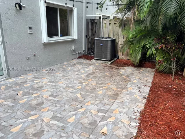 3-bedroom home for rent in Doral - 11440 NW 50th Ter - MondialRealty