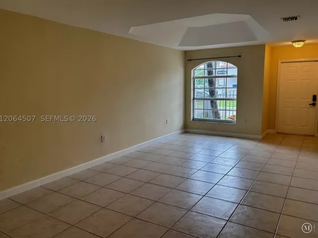 3-bedroom home for rent in Doral - 11440 NW 50th Ter - MondialRealty