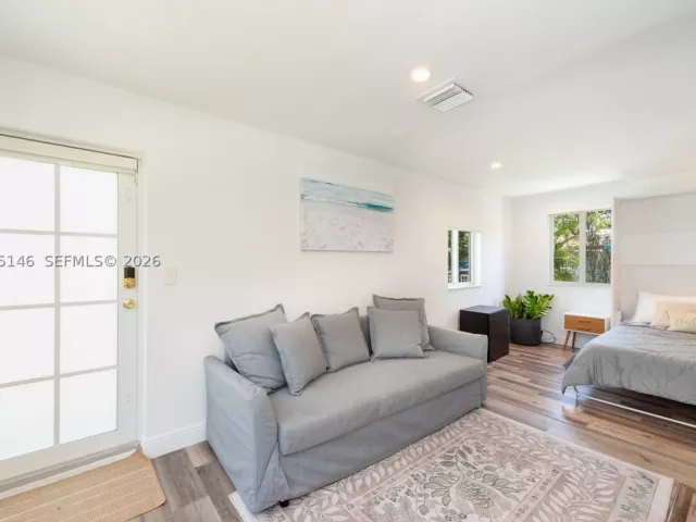 3-bedroom home for rent in Miami - 1450 SW 20th Ave 1450 - MondialRealty