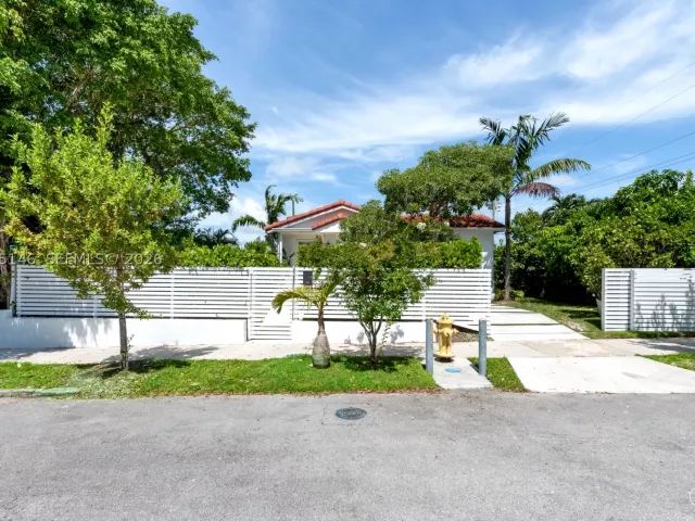 3-bedroom home for rent in Miami - 1450 SW 20th Ave 1450 - MondialRealty