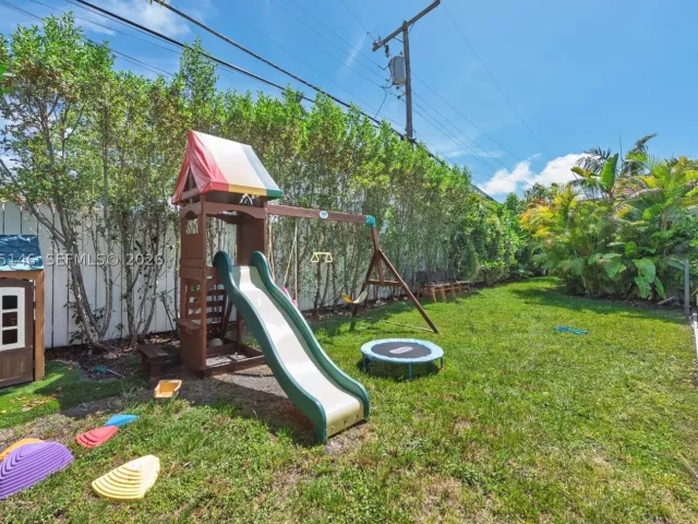 3-bedroom home for rent in Miami - 1450 SW 20th Ave 1450 - MondialRealty