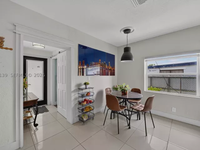 2-bedroom home for sale in Miami - 17019 SW 100th Ave - MondialRealty
