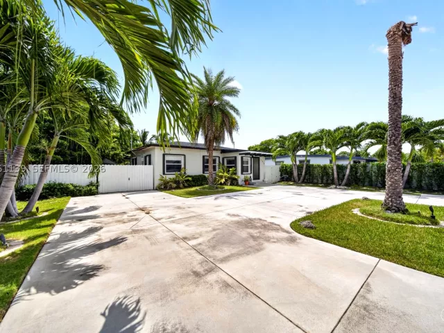 2-bedroom home for sale in Miami - 17019 SW 100th Ave - MondialRealty