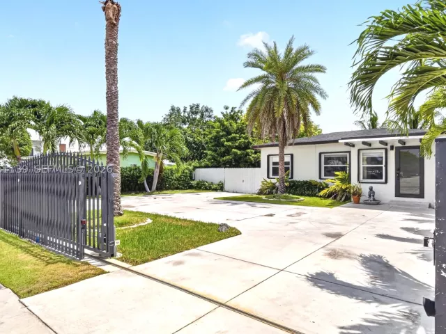 2-bedroom home for sale in Miami - 17019 SW 100th Ave - MondialRealty