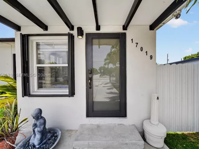 2-bedroom home for sale in Miami - 17019 SW 100th Ave - MondialRealty