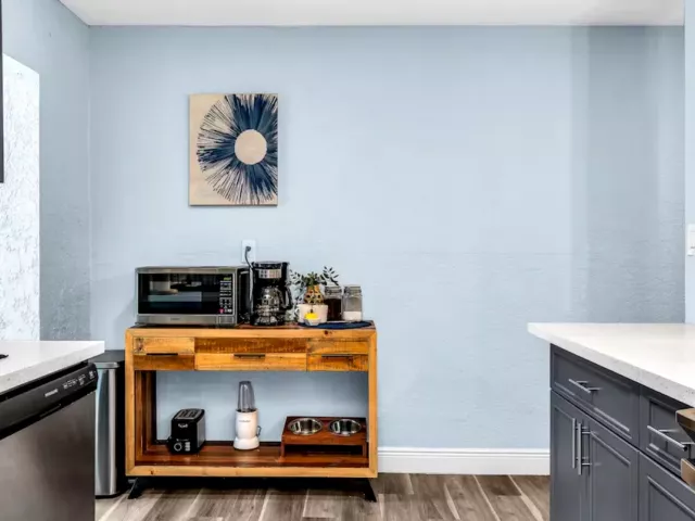 3-bedroom home for rent in Riviera Beach - 138 E 22ND Court - MondialRealty
