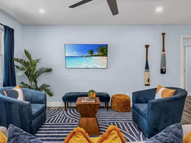 3-bedroom home for rent in Riviera Beach - 138 E 22ND Court - MondialRealty